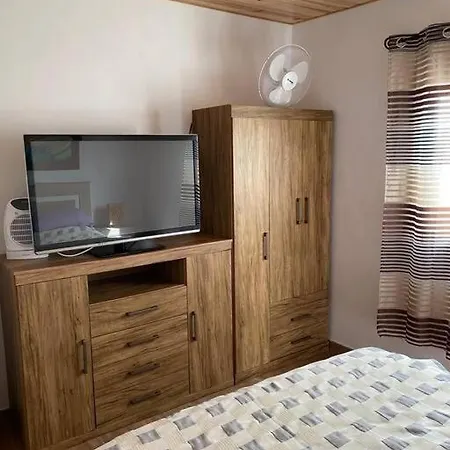 Beautiful 2-Bedroom Villa With Pool And Garden *