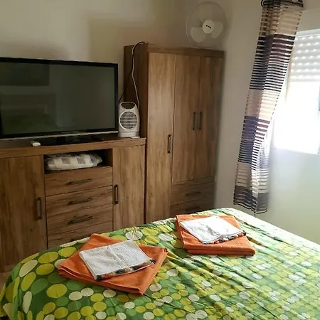 Beautiful 2-Bedroom Villa With Pool And Garden *