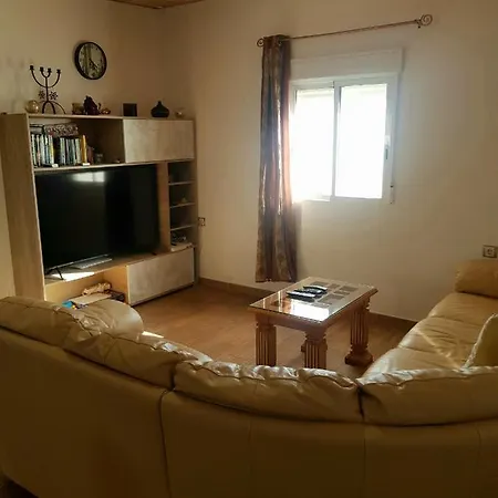 Beautiful 2-Bedroom Villa With Pool And Garden Hébergement de vacances Arona (Tenerife)